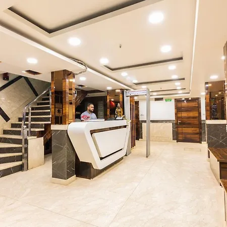 Hotel Grand Shyam- In Front Of New Delhi Railway Station-Couple Friendly